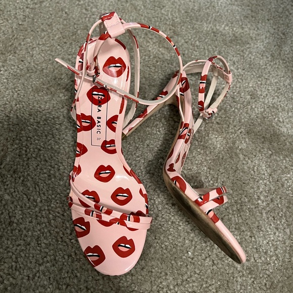 Zara Shoes - Zara lips stiletto heels